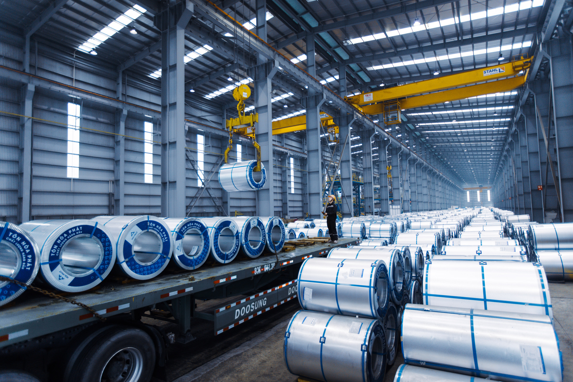 Tập đo&agrave;n Ho&agrave; Ph&aacute;t đang giữ thị phần số 1 Việt Nam về th&eacute;p x&acirc;y dựng, ống th&eacute;p, Top 5 nh&agrave; sản xuất t&ocirc;n mạ lớn nhất Việt Nam. Ảnh: HP