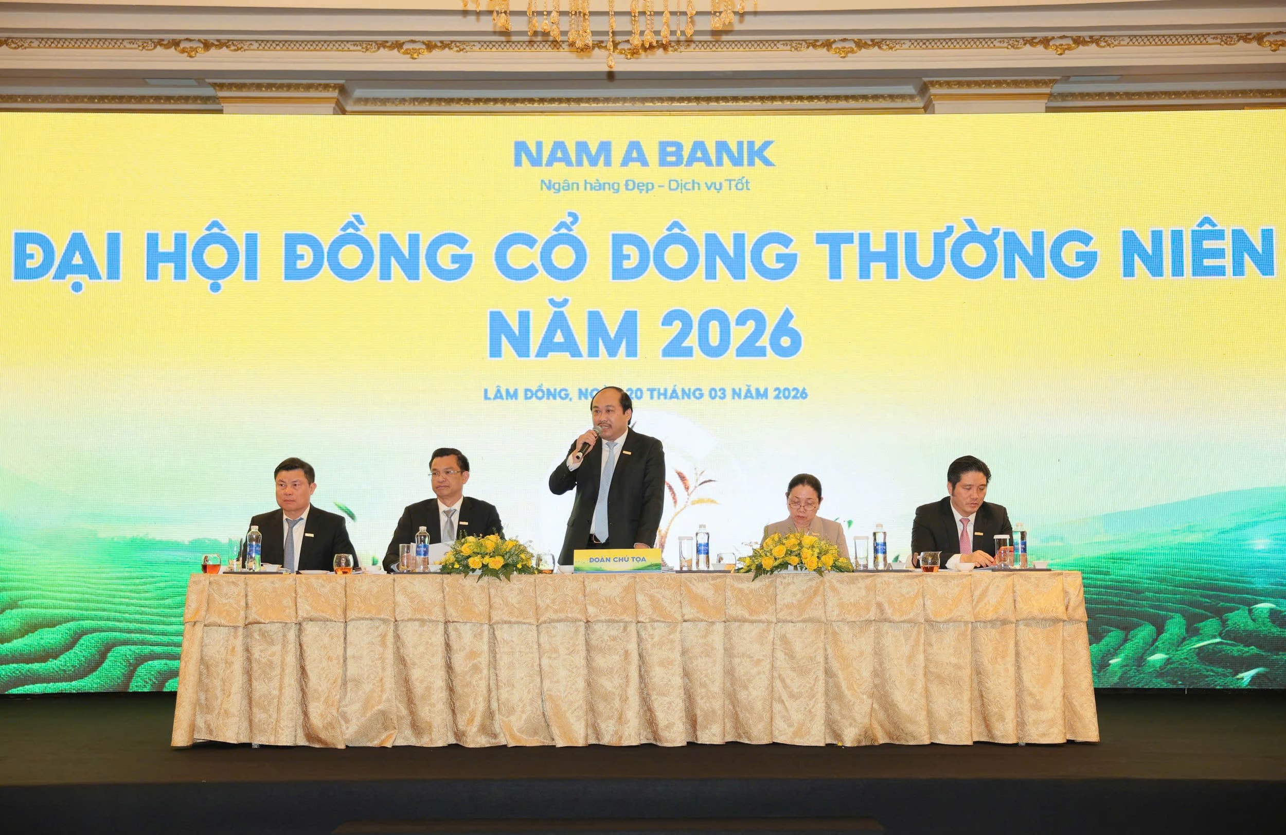 Ban chủ tọa Đại hội đồng cổ đ&ocirc;ng thường ni&ecirc;n năm 2026