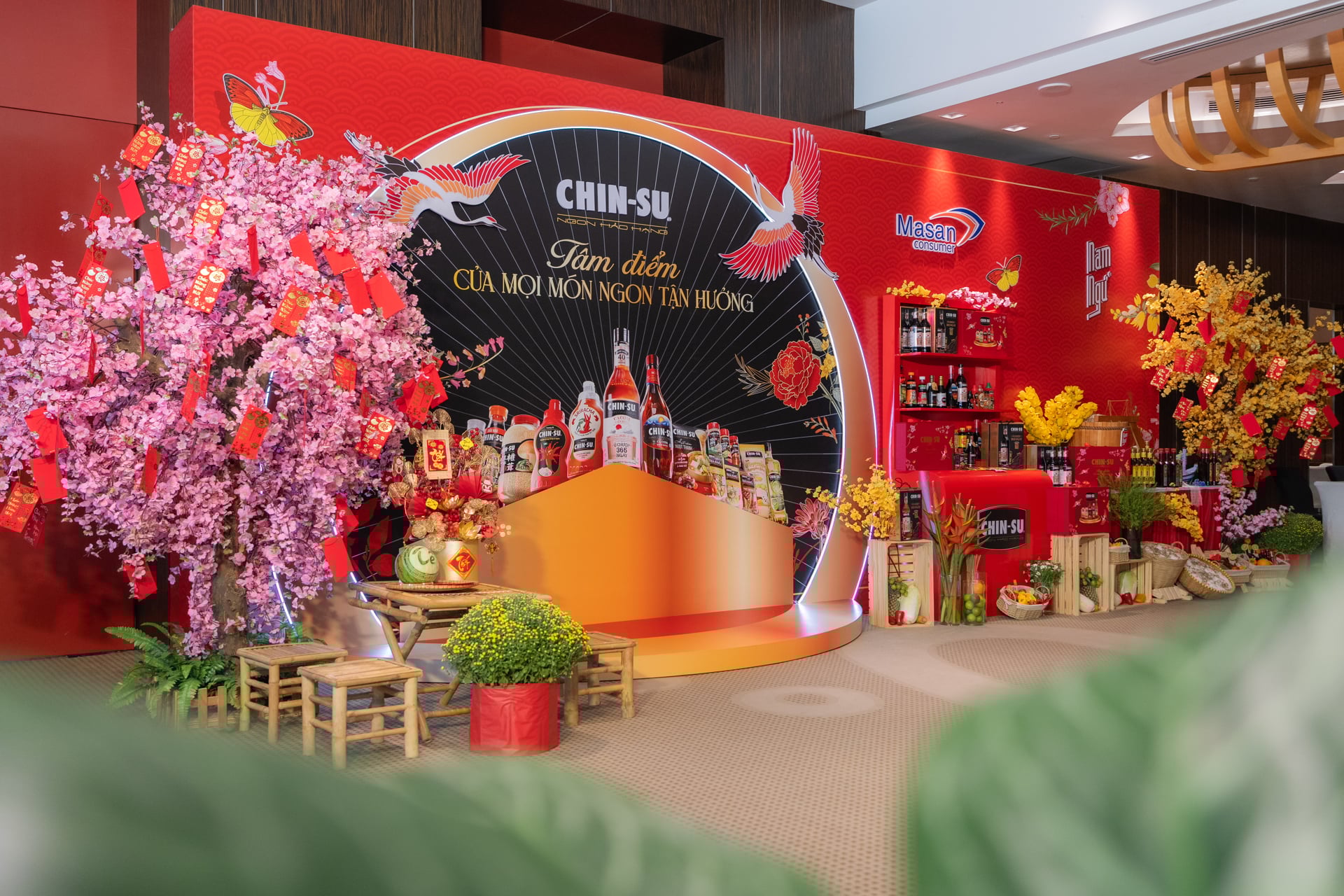 Masan Consumer sở hữu nhiều thương hiệu gia vị lớn v&agrave; l&agrave; niềm yêu th&iacute;ch của h&agrave;ng triệu bữa ăn Việt như CHIN-SU, Nam Ngư...