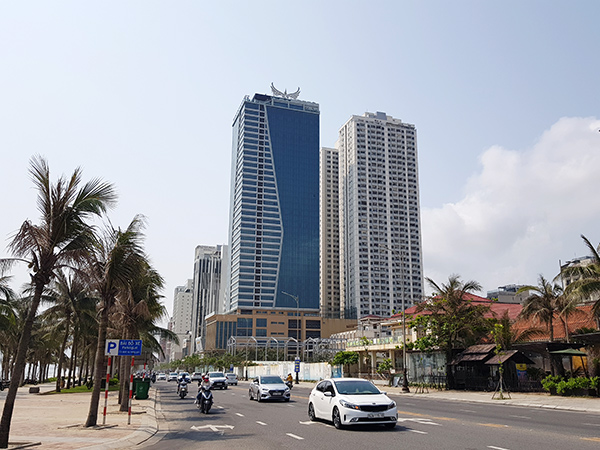 Tổ hợp Mường Thanh c&oacute; văn bản xin được tự th&aacute;o dỡ c&aacute;c hạng mục vi phạm trật tự x&acirc;y dựng v&agrave; đang chờ l&atilde;nh đạo UBND TP Đ&agrave; Nẵng quyết định. &nbsp;