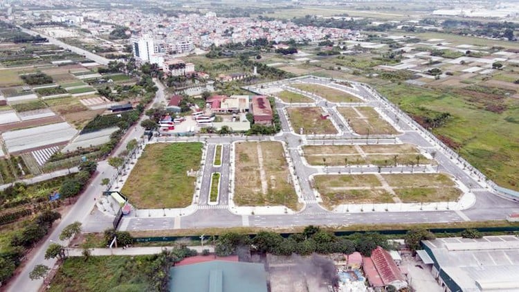 Đồng loạt &#39;chạy đua&#39; b&#225;n đất trước thời điểm bỏ huyện, nhập tỉnh - Ảnh 1