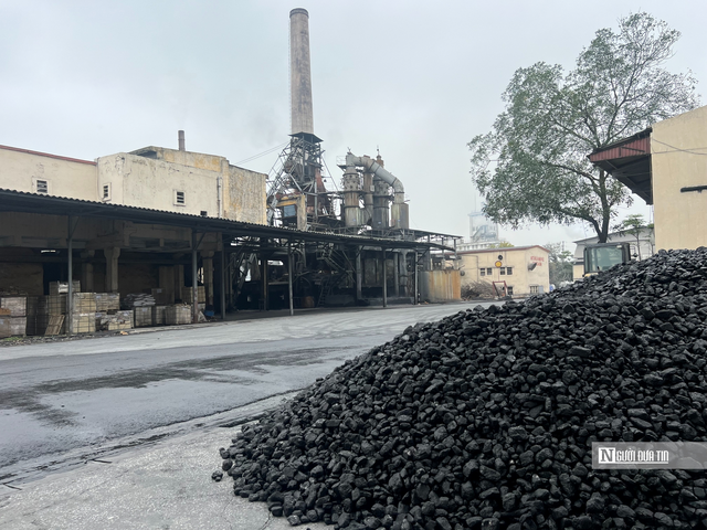 HoSE đ&atilde; ph&aacute;t đi th&ocirc;ng b&aacute;o về việc sẽ tiến h&agrave;nh hủy ni&ecirc;m yết bắt buộc đối với cổ phiếu VAF.