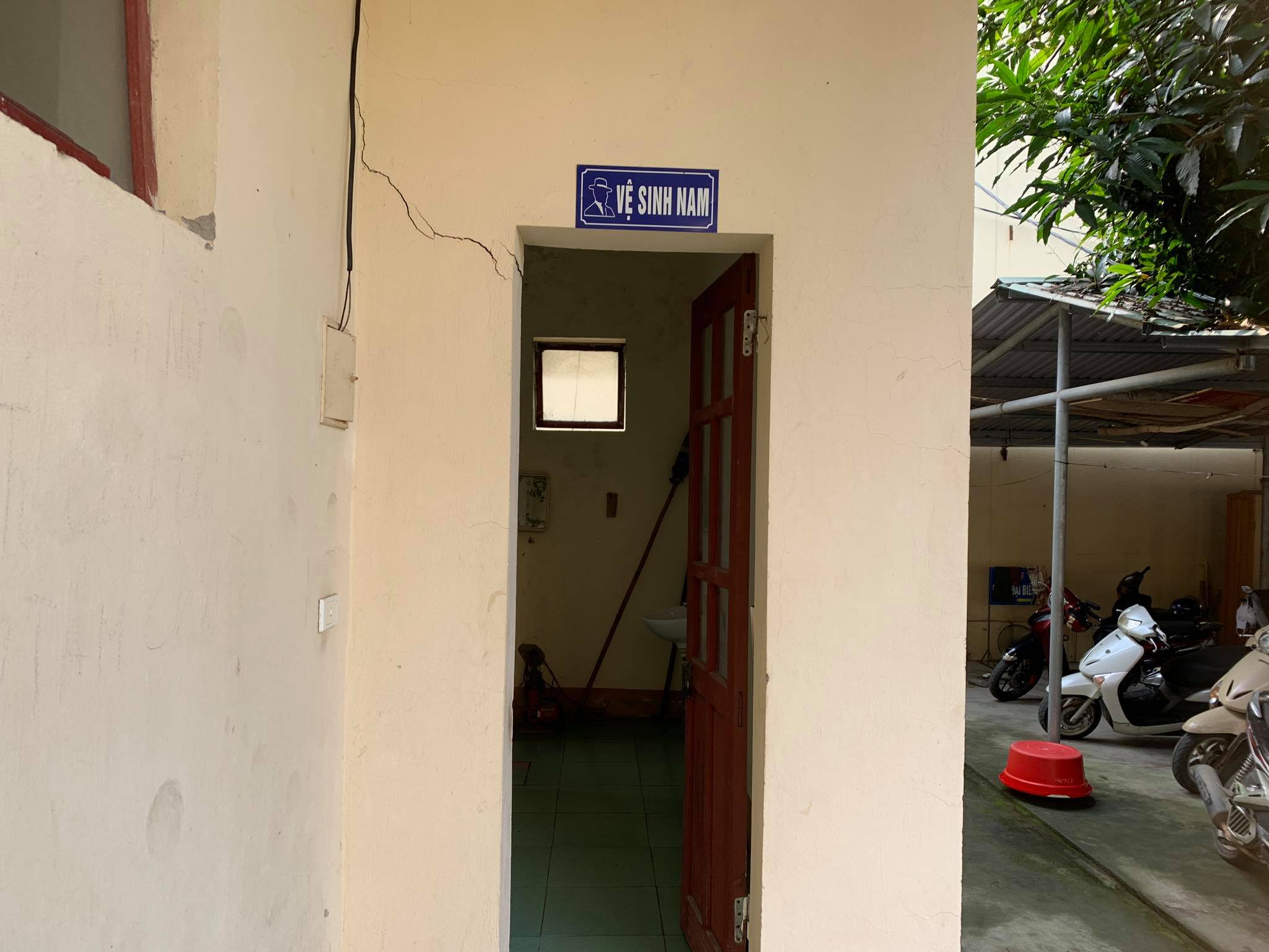 Xôn xao công văn của Huyện ủy xin 1 tỷ đồng nâng cấp nhà vệ sinh - Ảnh 5