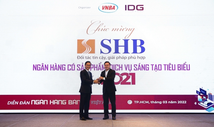 Tại hạng mục &ldquo;Ng&acirc;n h&agrave;ng c&oacute; sản phẩm/dịch vụ s&aacute;ng tạo ti&ecirc;u biểu&rdquo;, SHB đ&atilde; xuất sắc được vinh danh với sản phẩm &ldquo;Cho vay bổ sung vốn kinh doanh trả g&oacute;p d&agrave;nh cho KHDN&rdquo;.
