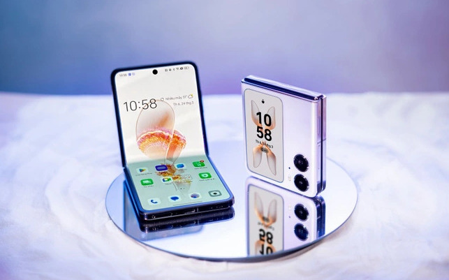 Find N2 Flip nổi bật với thiết kế gập cao cấp v&agrave; sở hữu nếp gấp "t&agrave;ng h&igrave;nh". Ảnh: VTV