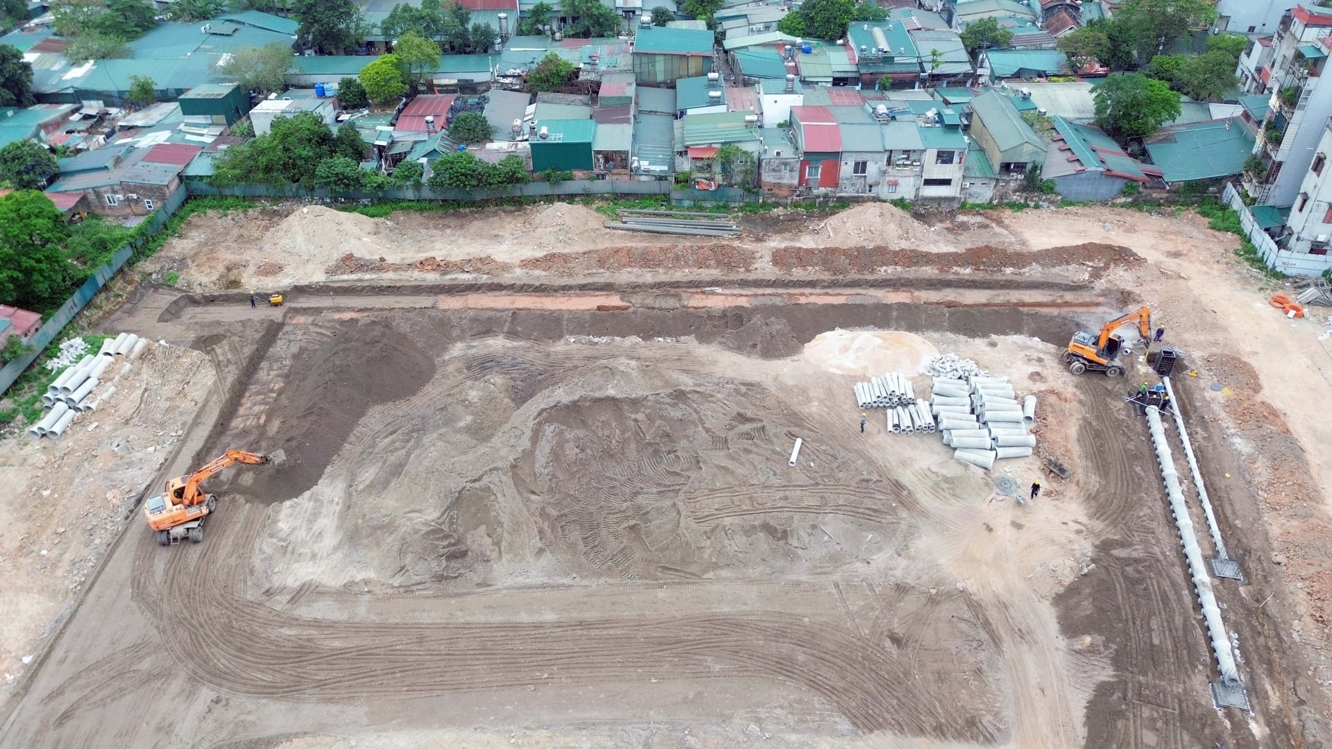 Tại ĐHĐCĐ năm 2018, cổ đ&ocirc;ng MIG đ&atilde; th&ocirc;ng qua phương &aacute;n thực hiện dự &aacute;n D47 - MIC Tower, với c&aacute;c h&igrave;nh thức gồm: k&yacute; kết hợp đồng hợp t&aacute;c đầu tư, hợp t&aacute;c kinh doanh, li&ecirc;n doanh, li&ecirc;n kết v&agrave; kh&ocirc;ng loại trừ việc chuyển nhượng to&agrave;n bộ quyền v&agrave; nghĩa vụ tại dự &aacute;n.