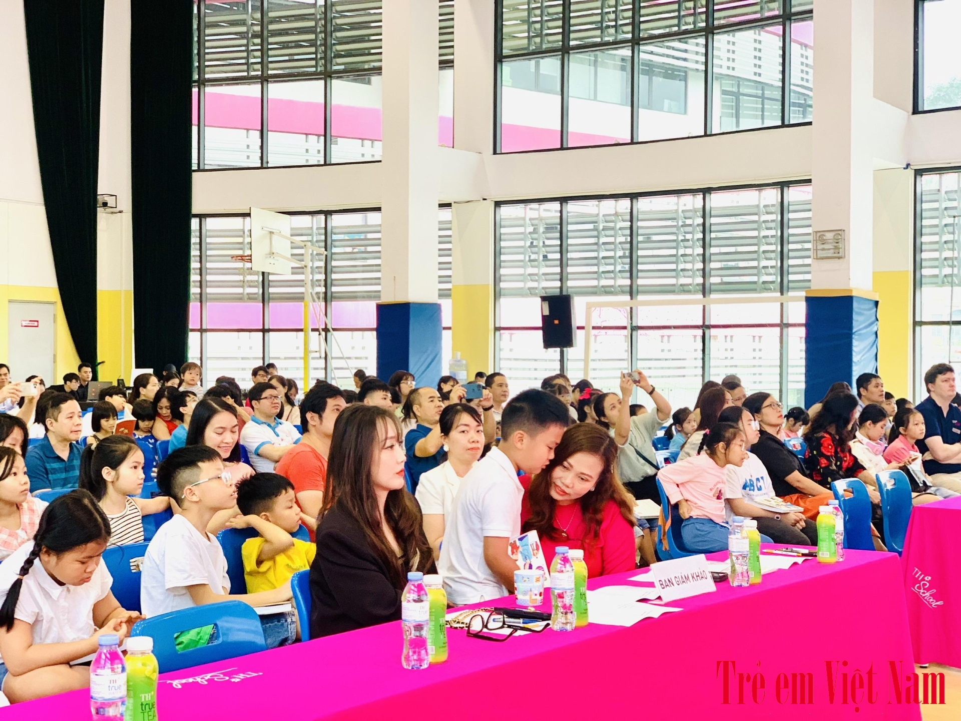 Học sinh trường TH School h&#224;o hứng t&#236;m hiểu về lịch sử đồng tiền Việt Nam v&#224; thi hiểu biết về t&#224;i ch&#237;nh - Ảnh 1