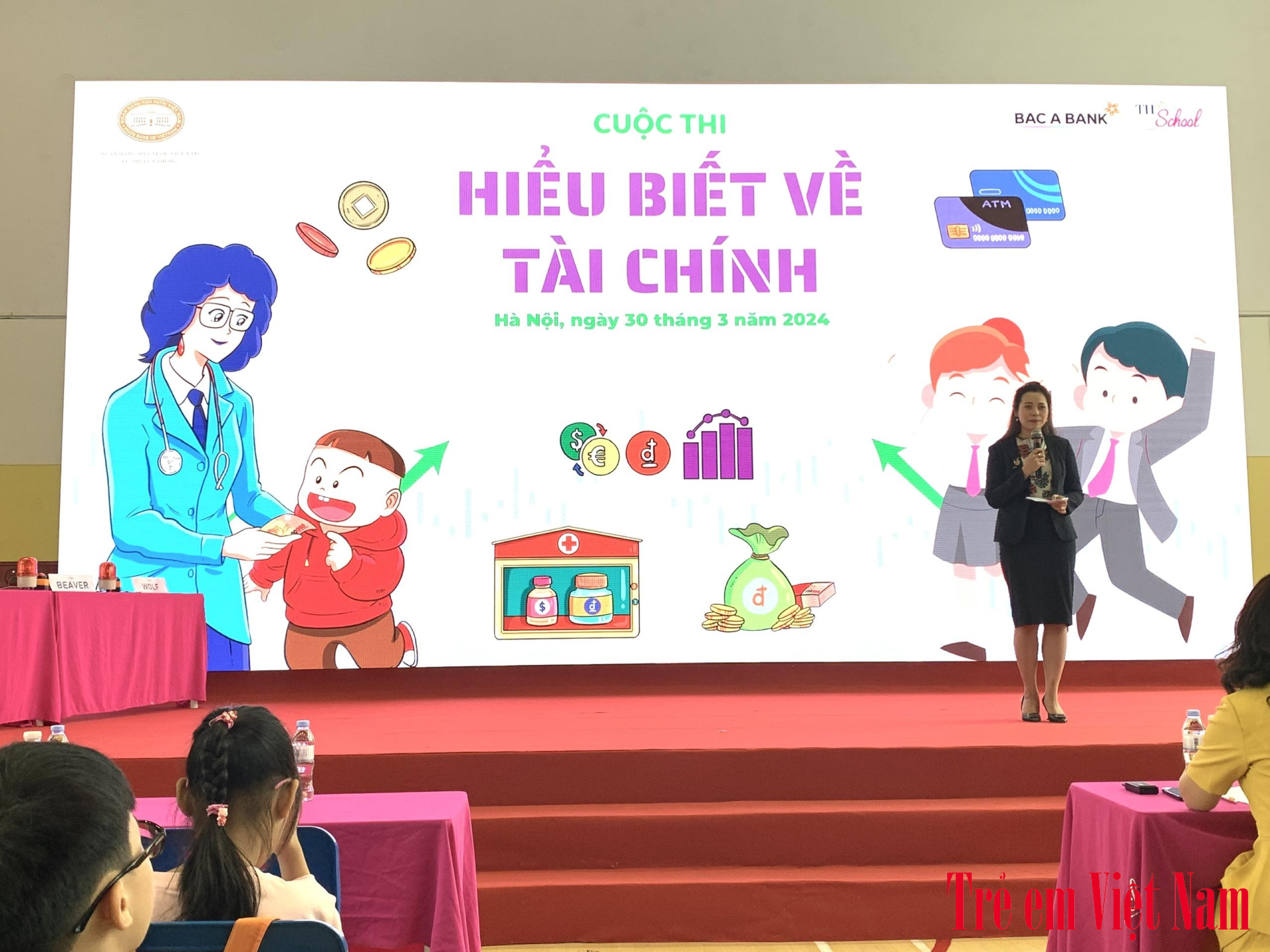 Cu&ocirc;̣c thi thu hút sự tham gia của hàng trăm em nhỏ tại trường TH School. Ảnh: Ngọc Quang