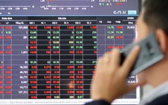 VN-Index giảm hơn 2 điểm phi&#234;n đầu tuần - Ảnh 1