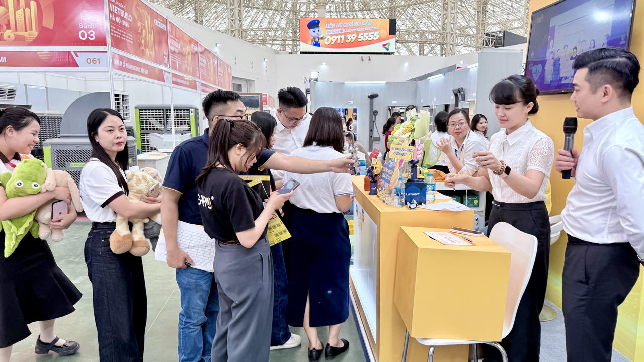 Gian h&agrave;ng PVcomBank thu h&uacute;t h&agrave;ng ngh&igrave;n lượt kh&aacute;ch h&agrave;ng thăm quan, trải nghiệm trong 5 ng&agrave;y diễn ra.