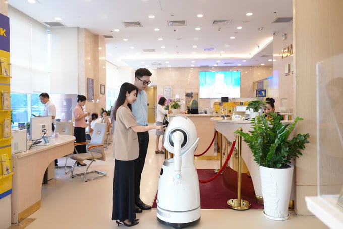 Số h&oacute;a v&agrave; xanh h&oacute;a l&agrave; một trong những mũi nhọn chiến lược của Ng&acirc;n h&agrave;ng nhằm triển khai c&aacute;c hoạt động thực h&agrave;nh ESG.