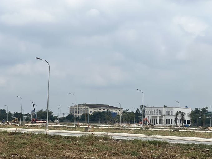 Dự &aacute;n vẫn đang trong qu&aacute; tr&igrave;nh thi c&ocirc;ng cơ sở hạ tầng kỹ thuật