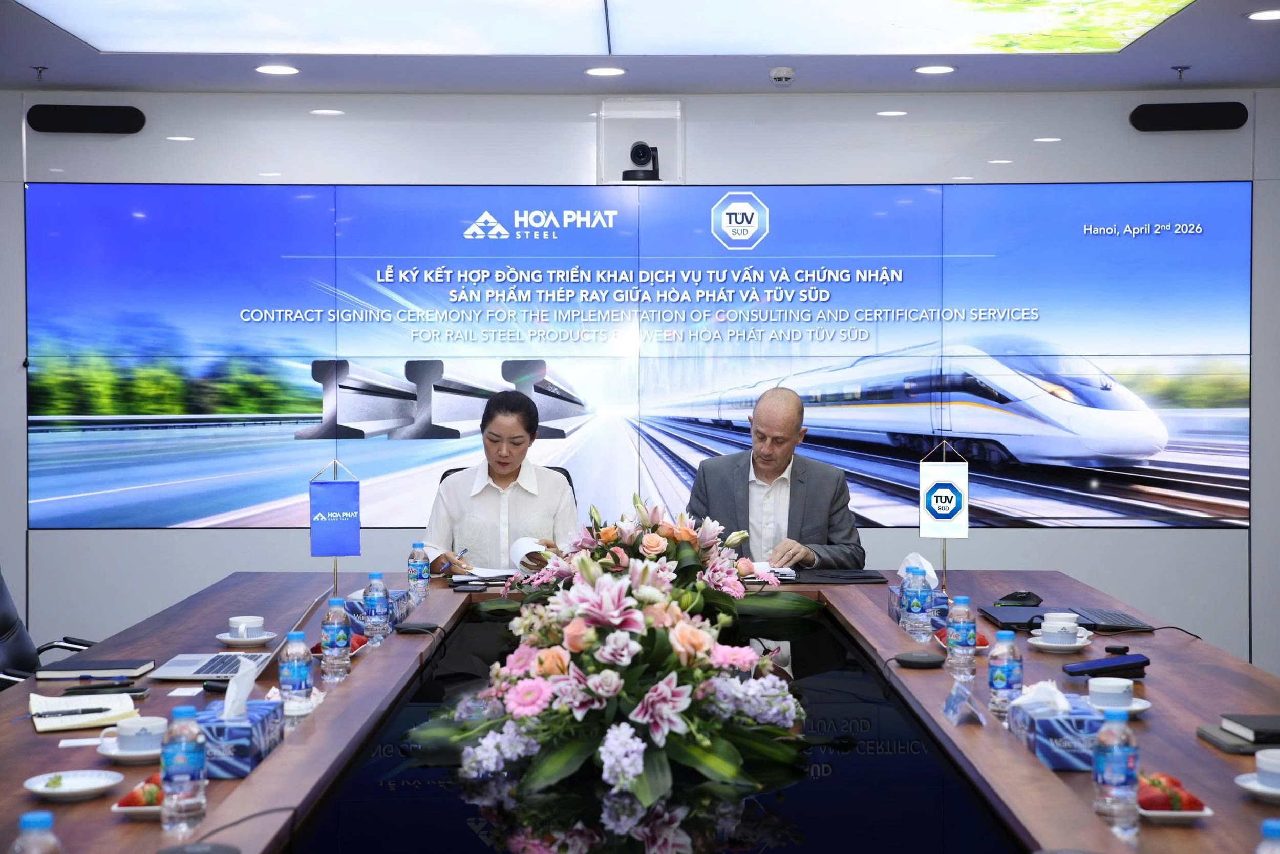 TUV SUD tư vấn quy tr&igrave;nh quản l&yacute; chất lượng v&agrave; cấp chứng nhận sản phẩm ray đường sắt của H&ograve;a Ph&aacute;t