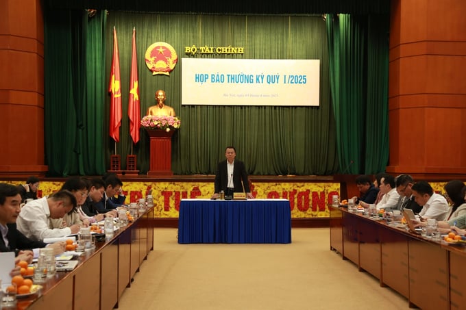 Thứ trưởng Bộ T&agrave;i ch&iacute;nh Nguyễn Đức Chi.