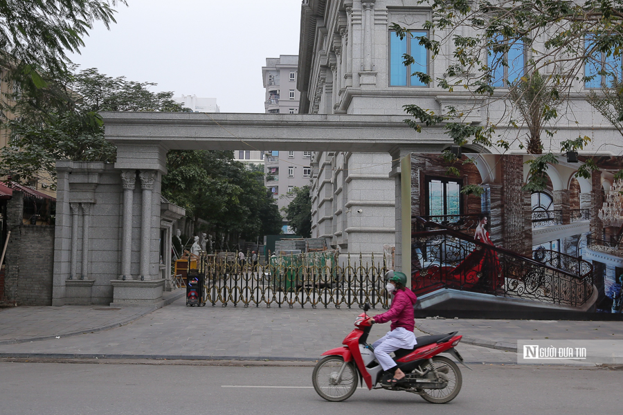 Palais de Louis Nguyễn Văn Huy&ecirc;n c&oacute; 8 nh&agrave; thầu&nbsp;thi c&ocirc;ng kh&ocirc;ng mua bảo hiểm theo cam kết của hợp đồng. (Ảnh: Hữu Thắng)