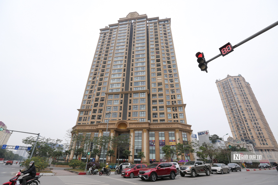 To&agrave; chung cư cao cấp D'.El Dorado II Ph&uacute; Thanh nằm tr&ecirc;n đường V&otilde; Ch&iacute; C&ocirc;ng.&nbsp;(Ảnh: Hữu Thắng)