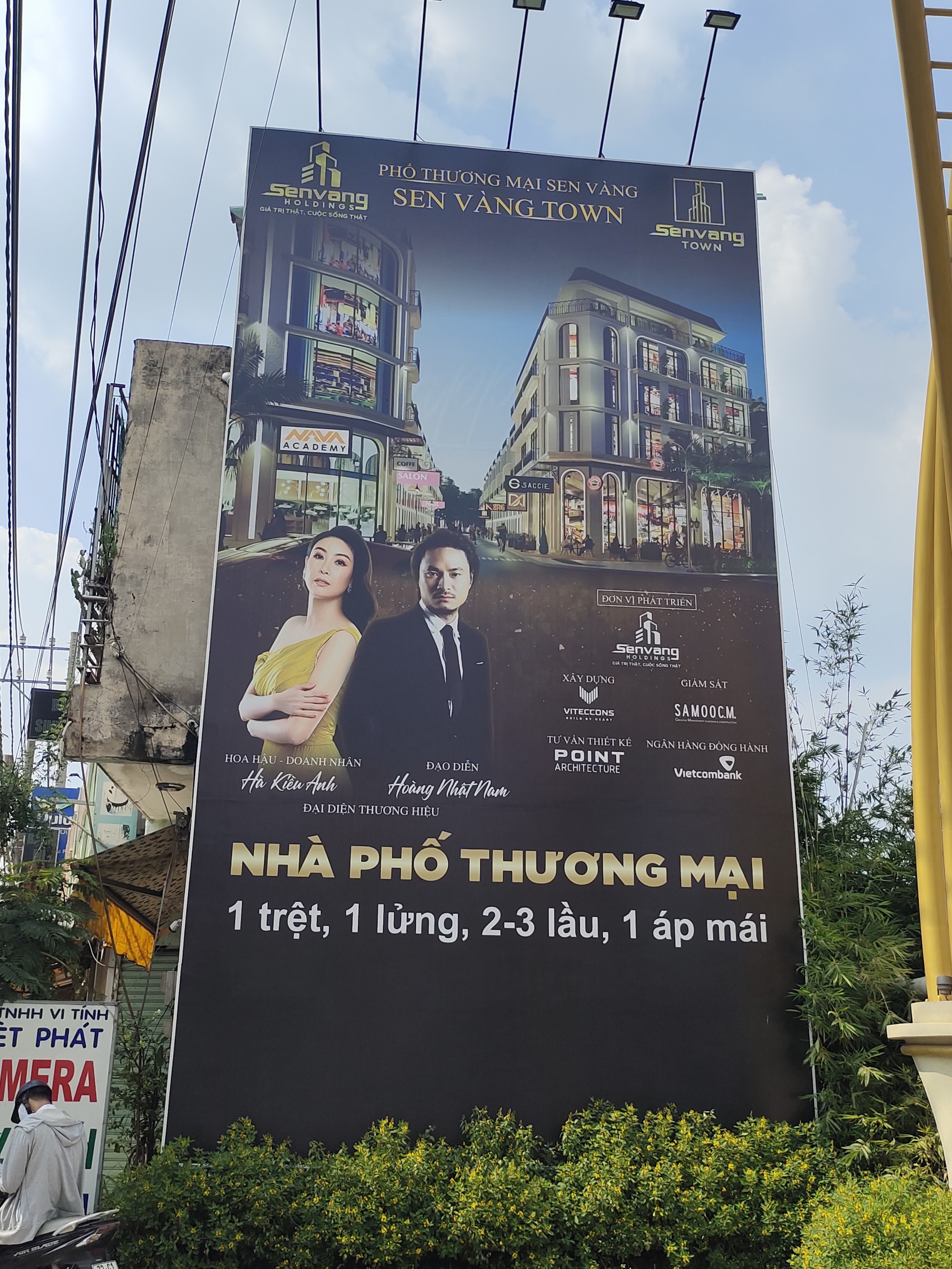 C&ocirc;ng ty Sen V&agrave;ng Holdings lấy h&igrave;nh ảnh hoa hậu H&agrave; Kiều Anh để chi&ecirc;u dụ kh&aacute;ch h&agrave;ng.