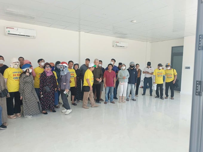 Người d&acirc;n mua đất dự &aacute;n New Danang City trong một lần đến VP C&ocirc;ng ty Ph&uacute; Gia Thịnh tr&ecirc;n đường Ho&agrave;ng Minh Thảo