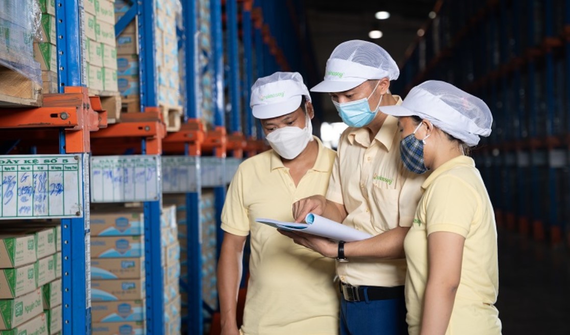 Sữa đậu n&agrave;nh l&agrave; ng&agrave;nh h&agrave;ng h&aacute;i ra tiền của C&ocirc;ng ty cổ phần Đường Quảng Ng&atilde;i.