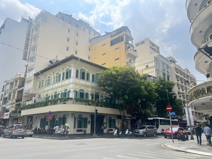 Tại số 93-95-97 Đồng Khởi, Quận 1, Tp.HCM giờ l&agrave; nh&agrave; h&agrave;ng Vietnam House đang hoạt động.