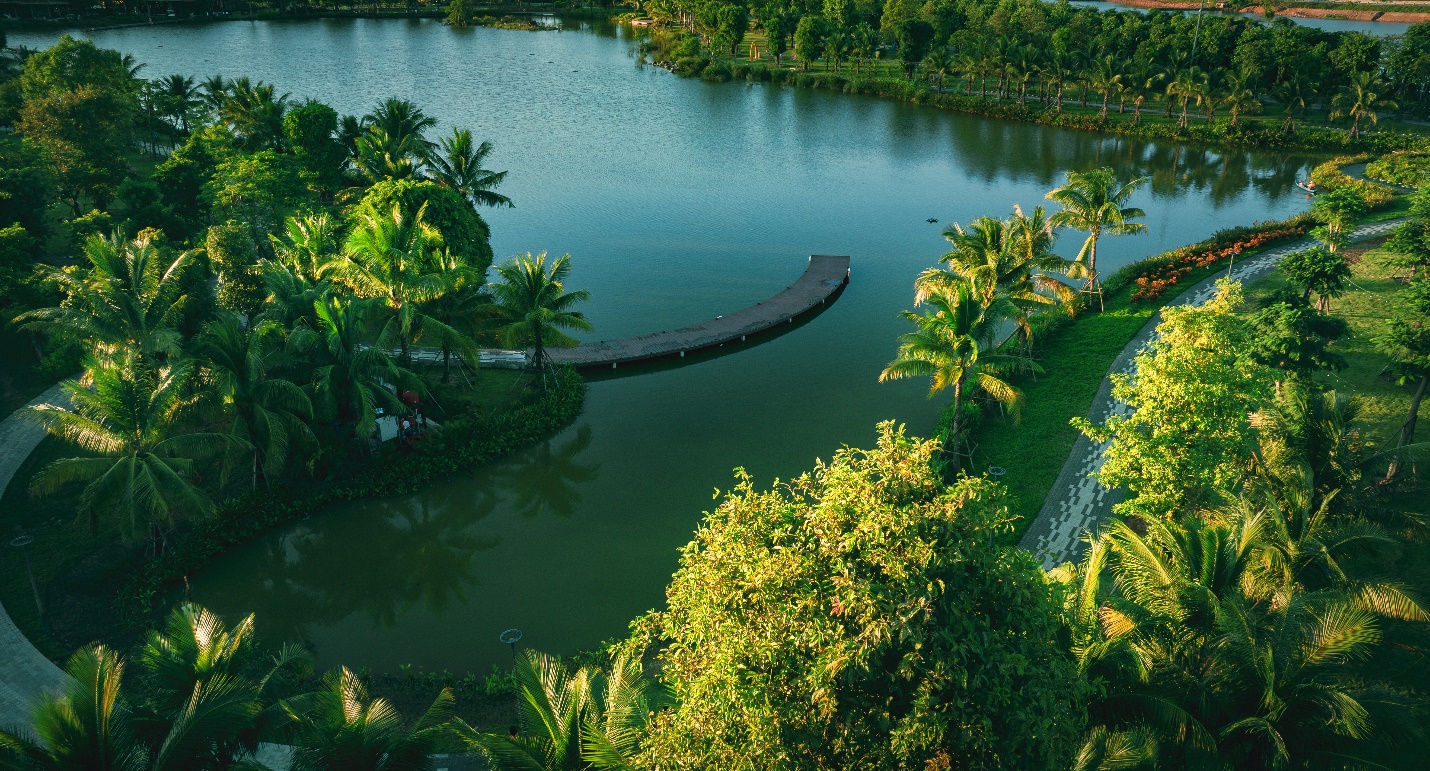 Kh&ocirc;ng gian xanh với chất lượng kh&ocirc;ng kh&iacute; tương đương rừng tự nhi&ecirc;n tại Eco Central Park