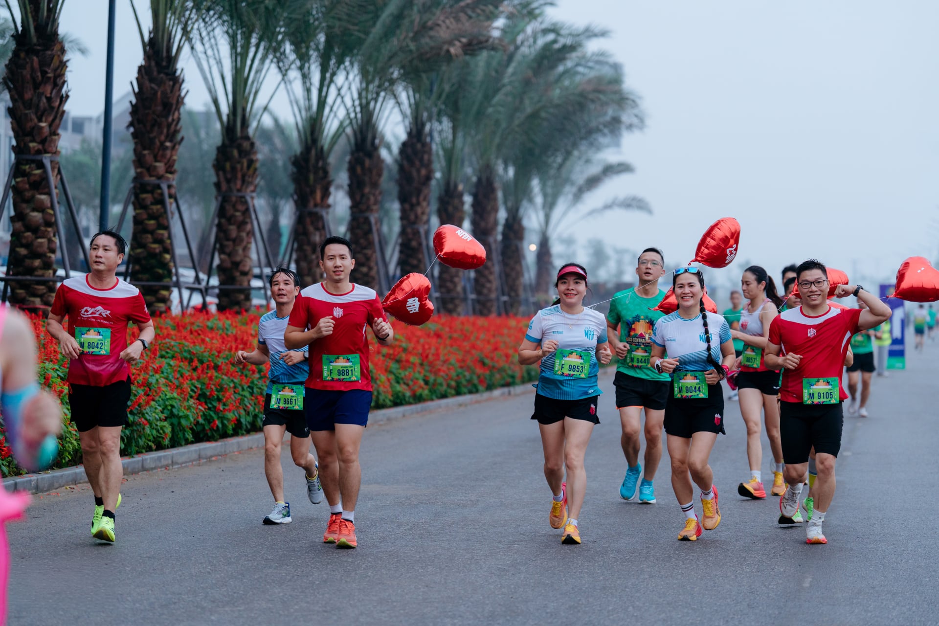 Cung đường chạy xuy&ecirc;n qua c&aacute;c tuyến đường nội khu