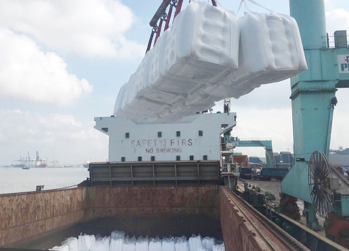 Việc đẩy mạnh xuất khẩu ure kỹ thuật kh&ocirc;ng chỉ gi&uacute;p Ph&uacute; Mỹ tối ưu h&oacute;a hiệu quả sản xuất kinh doanh m&agrave; c&ograve;n khẳng định năng lực cạnh tranh của doanh nghiệp Việt Nam tr&ecirc;n thị trường quốc tế.