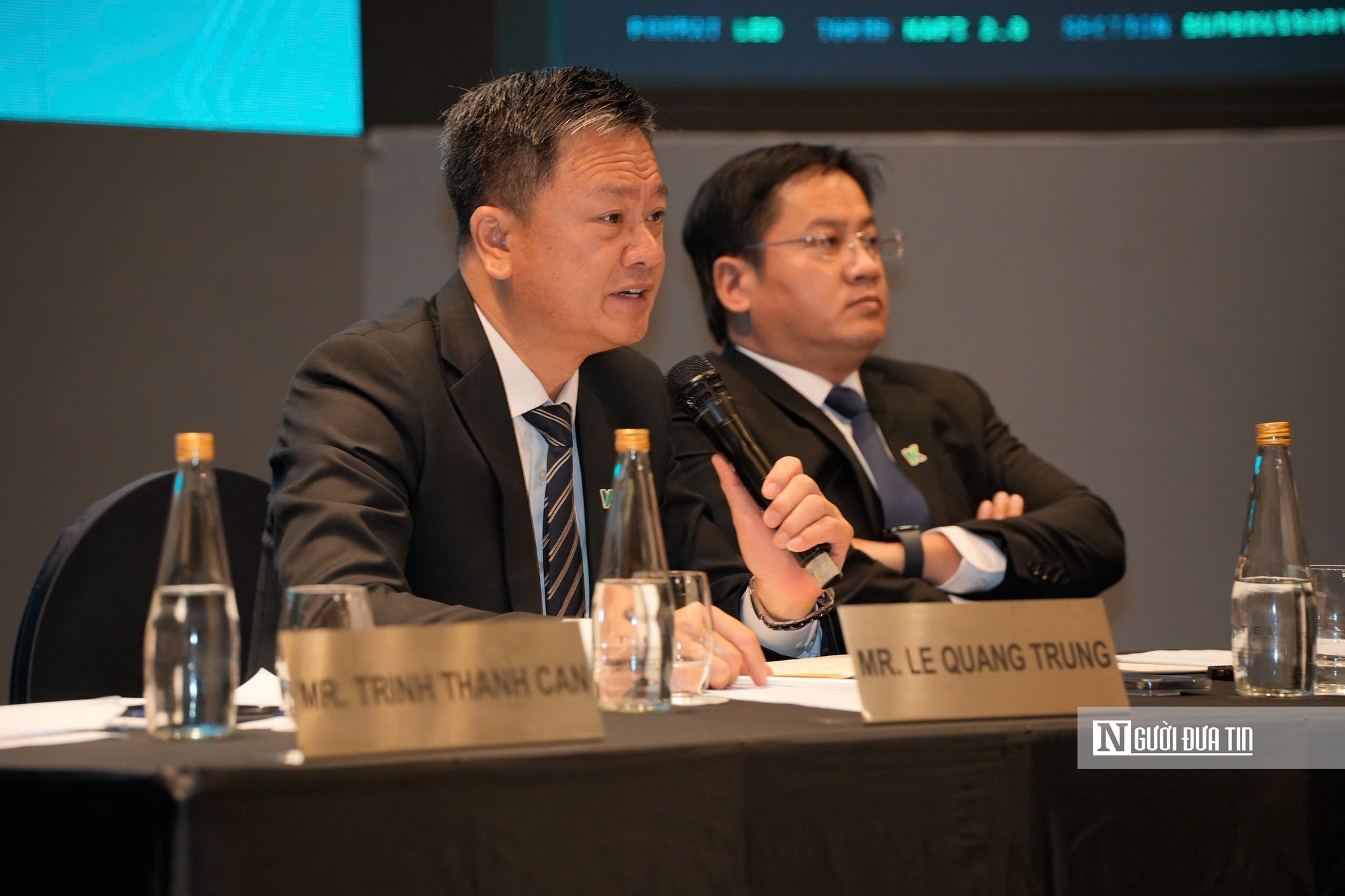 L&atilde;nh đạo Kafi ph&aacute;t biểu tại cuộc họp.