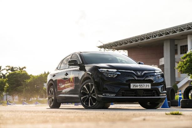 Chủ doanh nghiệp tiết lộ lý do mua VinFast VF 8: "Lãi đậm" cả trải nghiệm lẫn chi phí - Ảnh 2