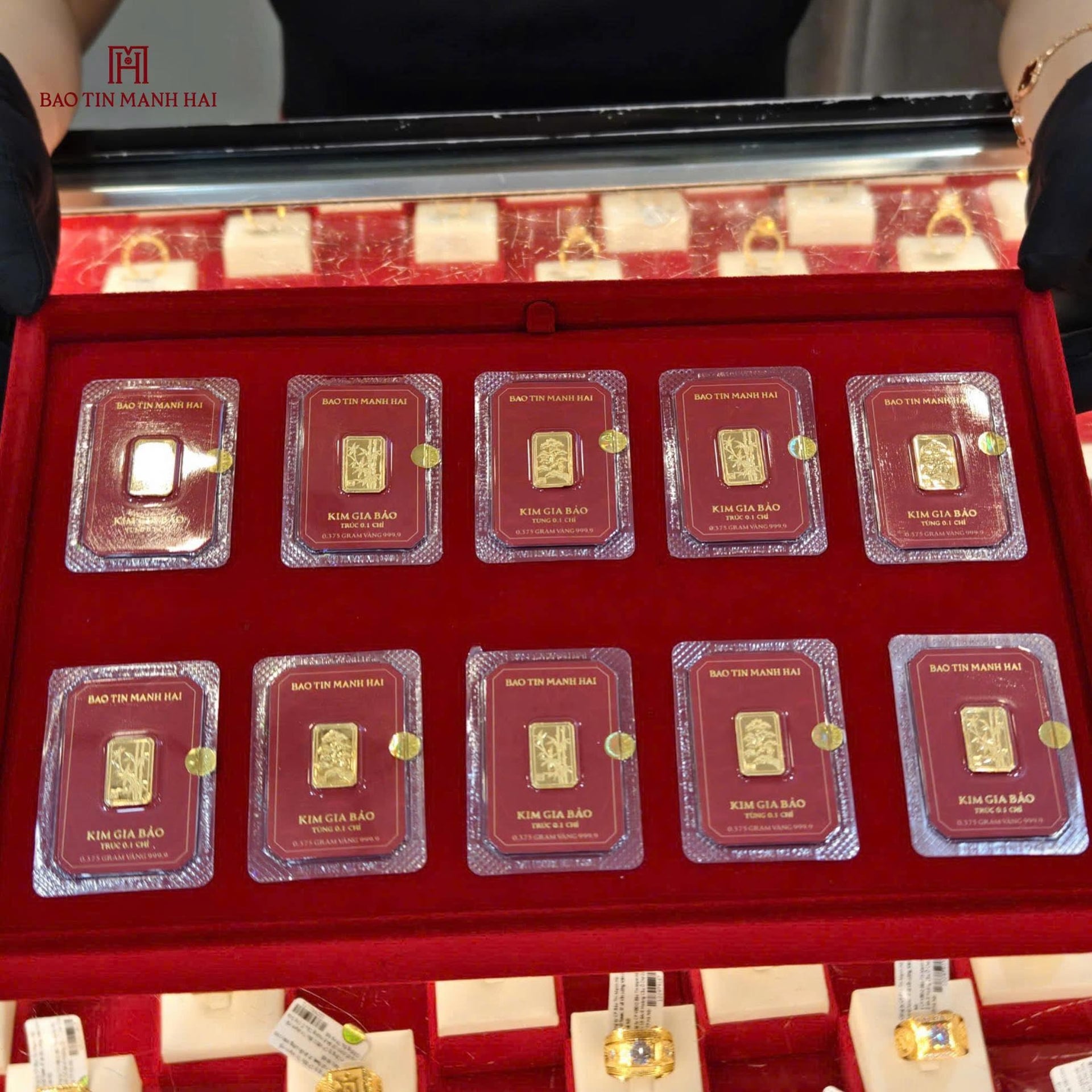 Giá vàng hôm nay 13/4: Vàng nhẫn vượt 172 triệu/lượng - Ảnh 2