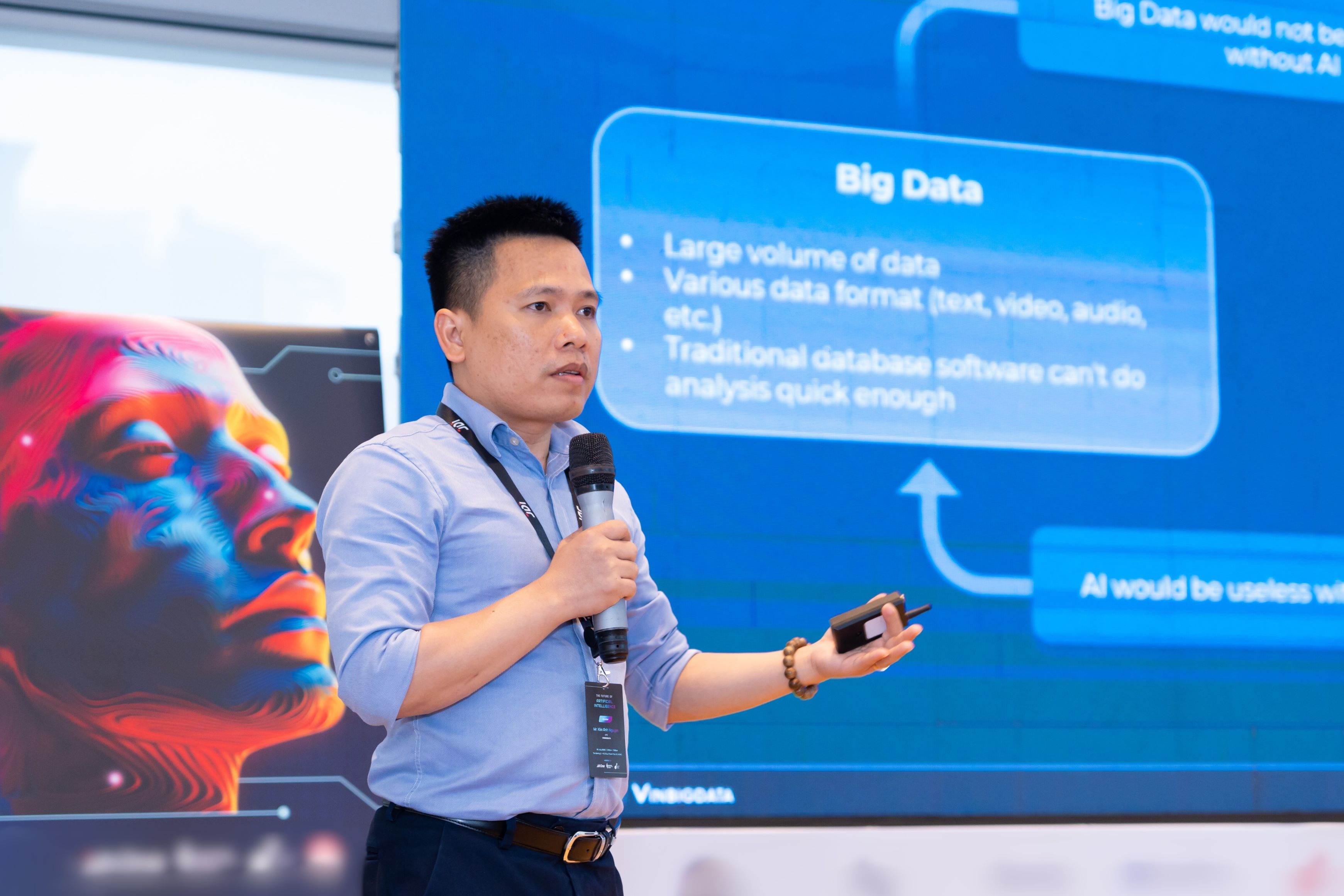 Theo TS. Nguyễn Kim Anh - Gi&aacute;m đốc Sản phẩm VinBigdata, việc l&agrave;m chủ một m&ocirc; h&igrave;nh GenAI sẽ đảm bảo t&iacute;nh an to&agrave;n, bảo mật dữ liệu, th&aacute;o gỡ n&uacute;t thắt cho chiến lược ứng dụng AI của doanh nghiệp.