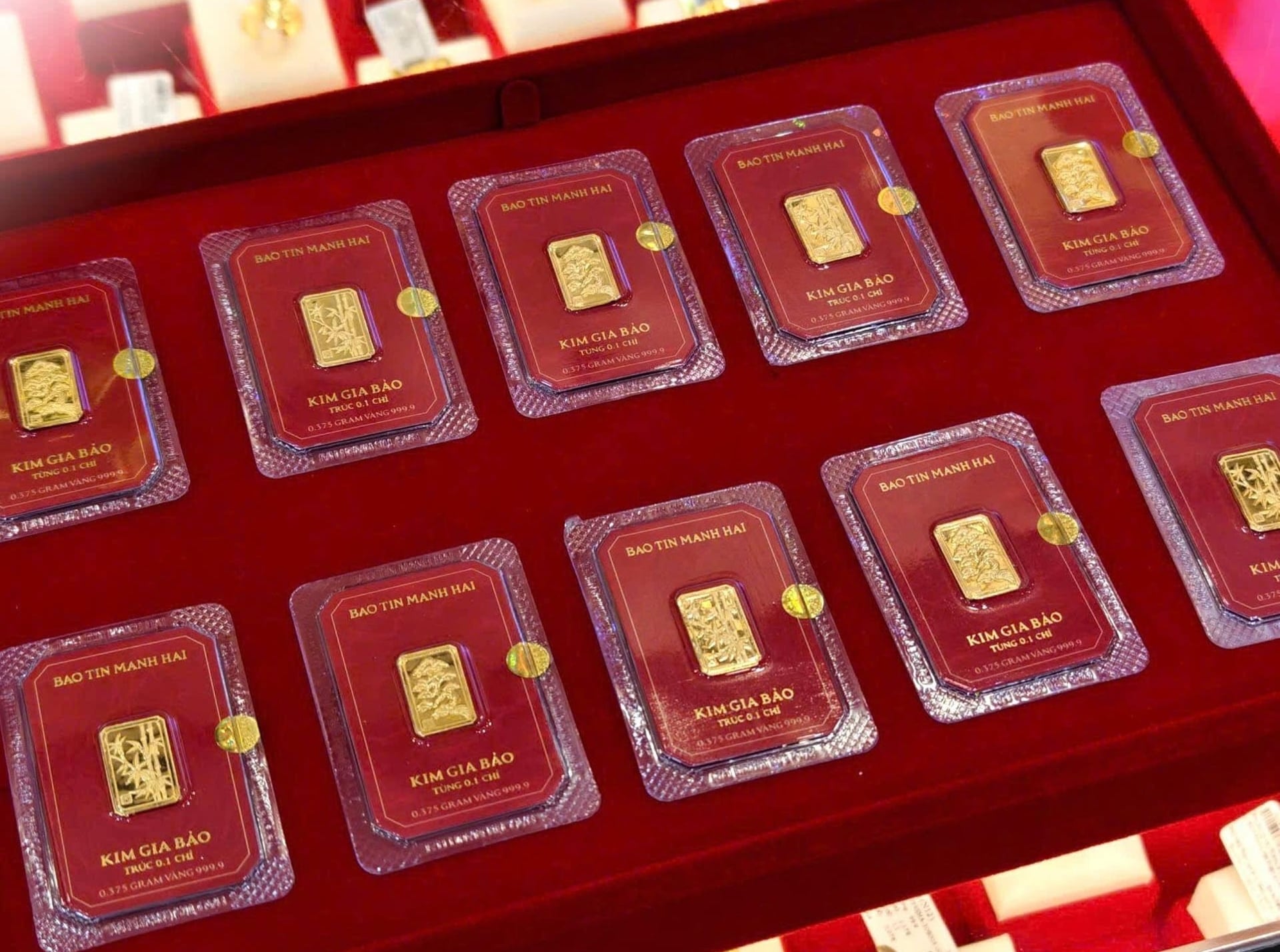 Giá vàng hôm nay 15/4: Vàng miếng giữ mức 173 triệu/lượng - Ảnh 2