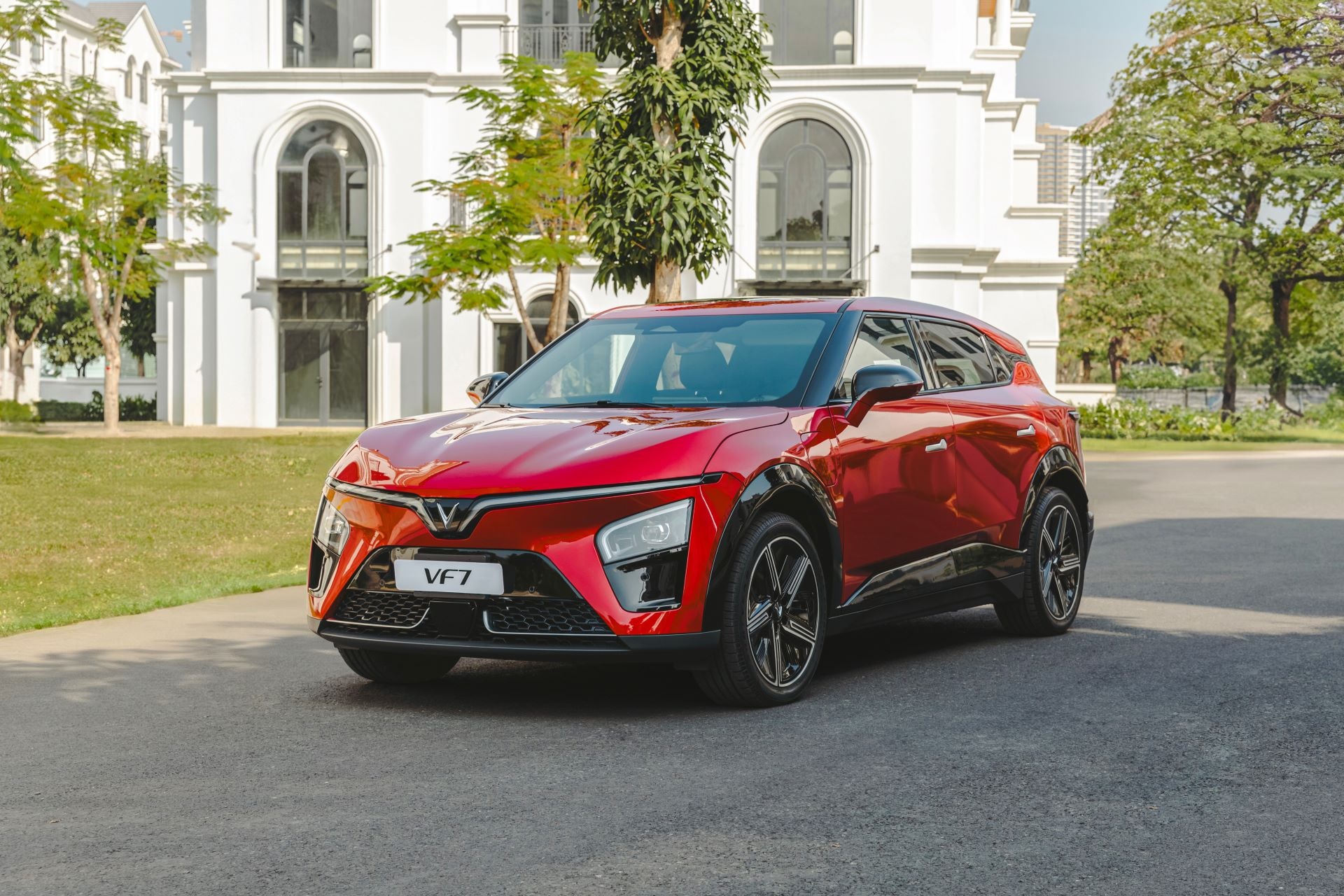 Chủ xe tiết lộ 2 lý do giúp VinFast VF 7 “ăn đứt” xe xăng cùng tầm tiền - Ảnh 1