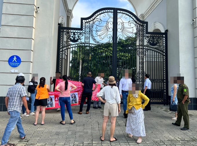 Một trong những nội dung quan trọng m&agrave; phụ huynh v&agrave; dư luận quan t&acirc;m l&agrave; t&igrave;nh h&igrave;nh t&agrave;i ch&iacute;nh cũng như t&aacute;i cấu tr&uacute;c để Trường hoạt động.