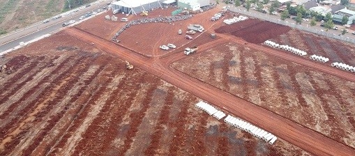 Dự &aacute;n Diamond City chỉ l&agrave; một khu đất trống, chưa ho&agrave;n thiện cơ sở hạ tầng (Ảnh: Trung Nguyễn)