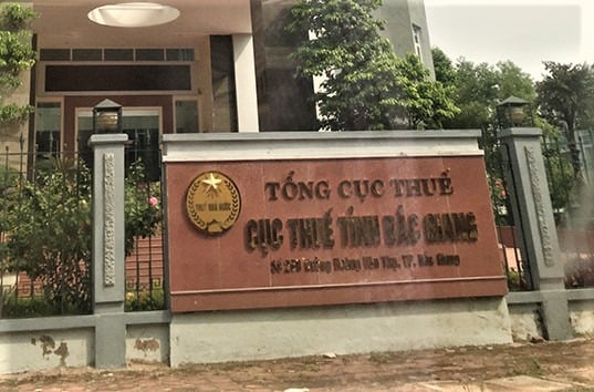 Cục Thuế tỉnh Bắc Giang vừa c&ocirc;ng bố quyết định cưỡng chế thuế bằng biện ph&aacute;p tr&iacute;ch tiền từ t&agrave;i khoản, phong tỏa t&agrave;i khoản loạt doanh nghiệp nợ thuế.