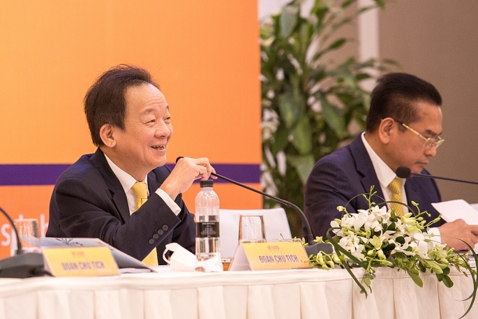 Đo&agrave;n Chủ tịch trả lời c&aacute;c c&acirc;u hỏi quan t&acirc;m của cổ đ&ocirc;ng li&ecirc;n quan đến c&aacute;c mục ti&ecirc;u kinh doanh, chiến lược kinh doanh v&agrave; quản trị điều h&agrave;nh năm 2022 &nbsp;