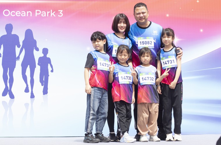 Gần 400 xe điện VinFast tạo biểu tượng &quot;V&#236; Việt Nam Xanh&quot;, mở m&#224;n ấn tượng tại ng&#224;y hội Xanh lớn nhất Việt Nam - Ảnh 6