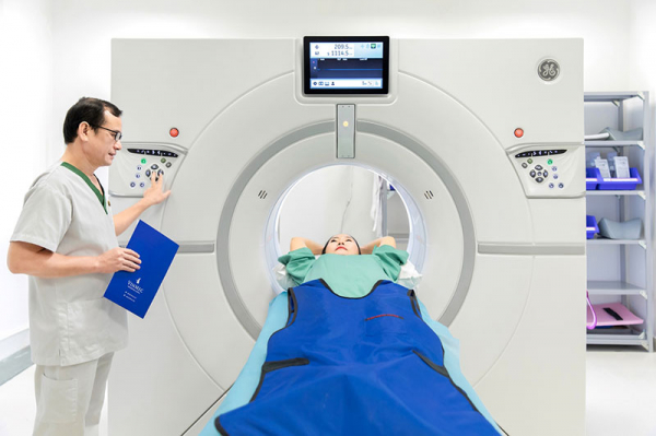 Bệnh viện được đầu tư cơ sở vật chất hiện đại, đồng bộ c&ugrave;ng đội ngũ chuy&ecirc;n gia được đ&agrave;o tạo b&agrave;i bản.