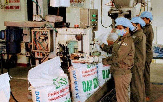 Lợi nhuận của Ho&#225; chất Đức Giang giảm qu&#253; thứ 6 li&#234;n tiếp - Ảnh 1