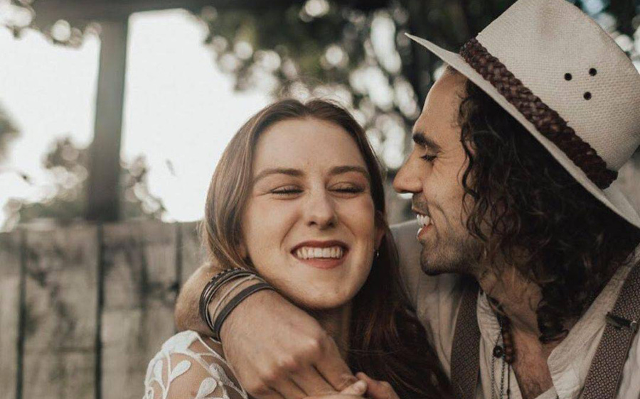 Vợ chồng &quot;đ&#225;nh cược&quot; th&#243;i quen tối giản, trong 30 ng&#224;y vứt đi gần 900 đồ vật: &quot;Ch&#250;ng t&#244;i t&#236;m lại được niềm vui đ&#237;ch thực!&quot; - Ảnh 1