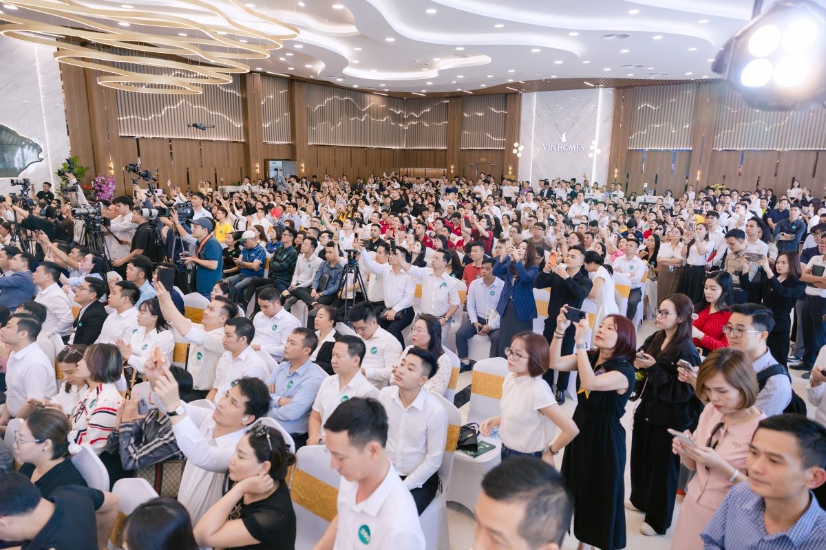 Vinhomes Global Gate Hạ Long lập kỷ lục vô tiền khoáng hậu: Nhận hơn 5.000 booking chỉ sau 24h ra mắt - Ảnh 2