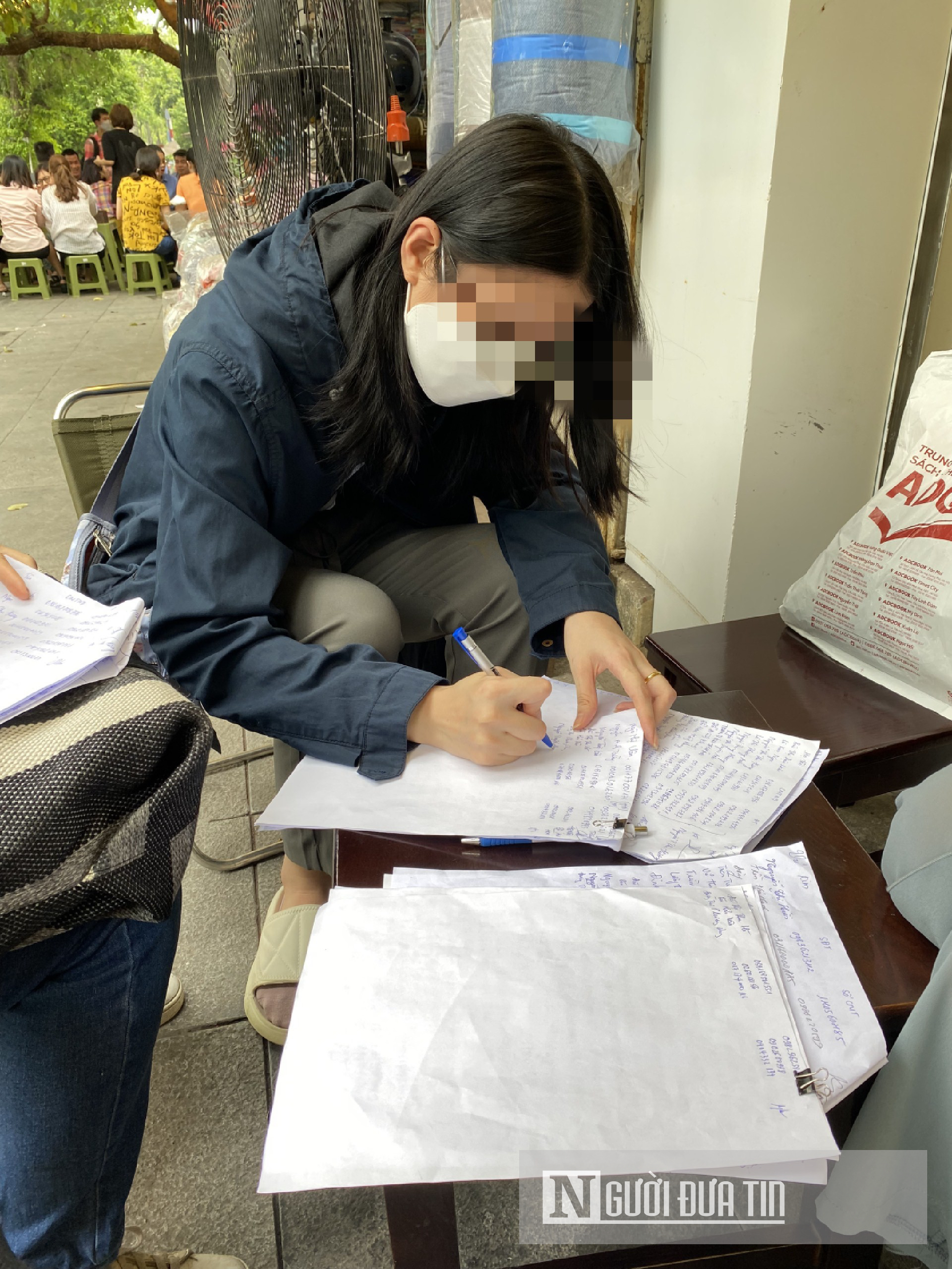 Giờ đ&acirc;y c&aacute;c nh&agrave; đầu tư mới m&ograve;n mỏi l&agrave;m đơn cầu cứu khắp nơi.