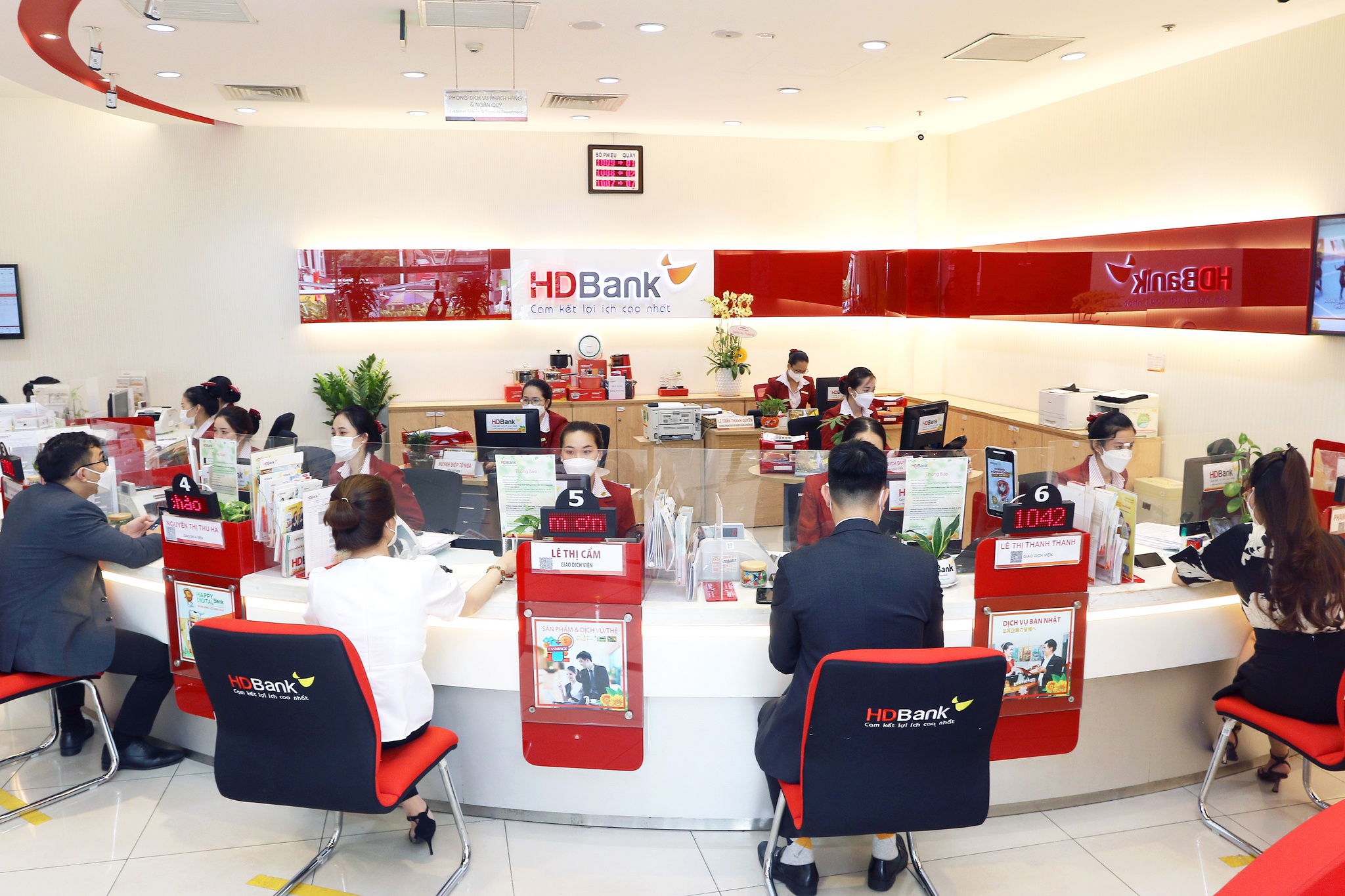 Qu&#253; 1 HDBank ho&#224;n th&#224;nh 26% kế hoạch năm, lợi nhuận 2.528 tỉ, nợ xấu chỉ 1,17% - Ảnh 1