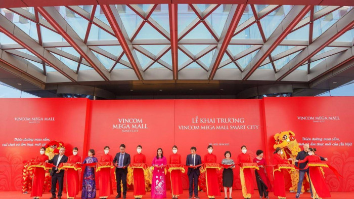 Vincom Mega Mall Smart City - TTTM &ldquo;Life-Design Mall&rdquo; đầu ti&ecirc;n tại Việt Nam đ&atilde; ch&iacute;nh thức khai trương, mở cửa đ&oacute;n kh&aacute;ch từ s&aacute;ng 28/4 &nbsp;