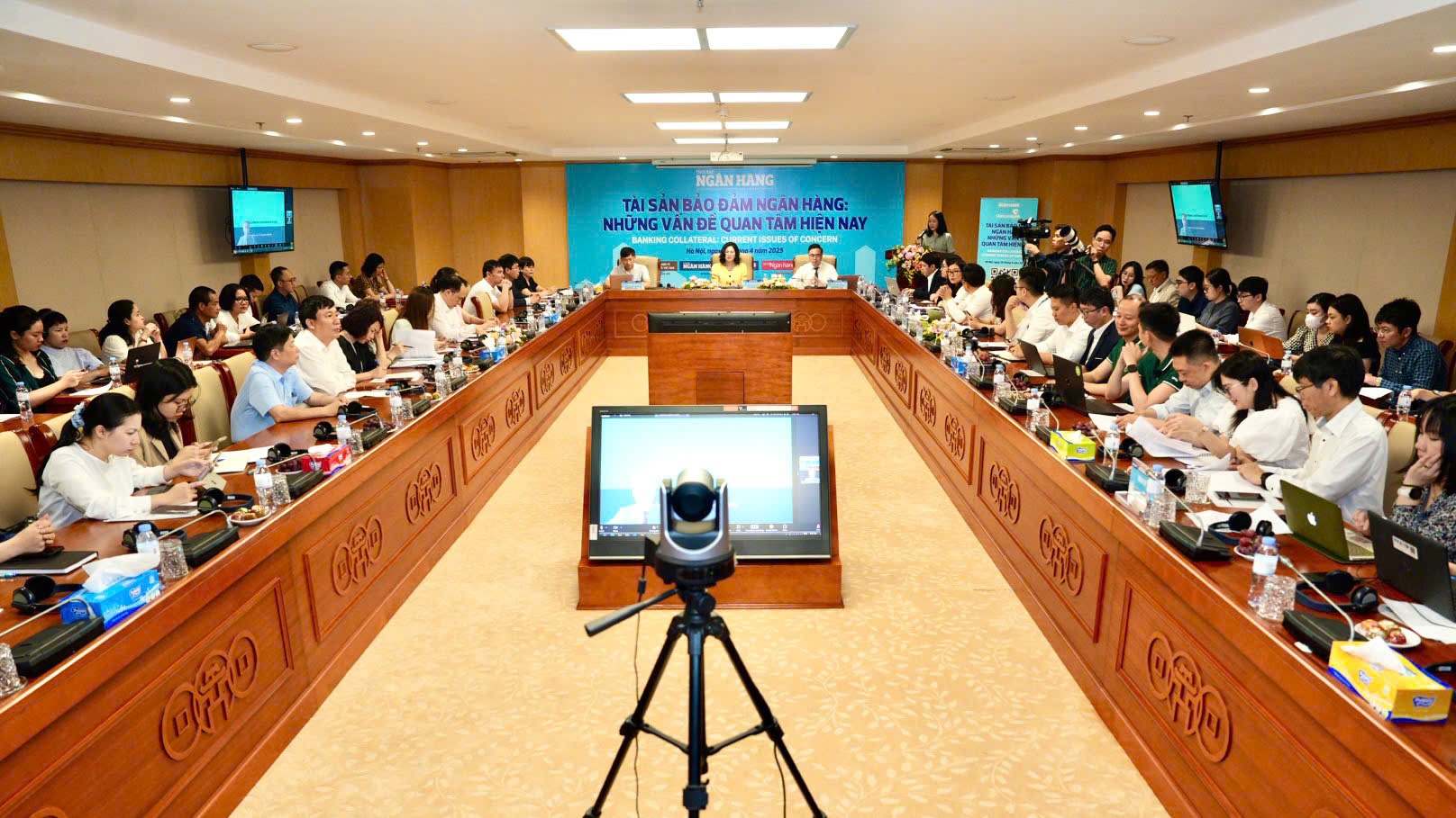 To&agrave;n cảnh tọa đ&agrave;m (Ảnh Ho&agrave;ng Gi&aacute;p) &nbsp;