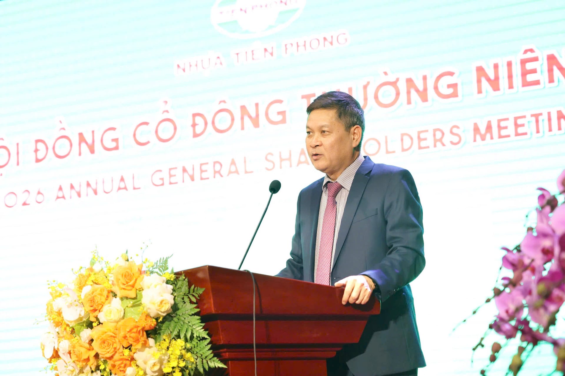 &Ocirc;ng Chu Văn Phương, th&agrave;nh vi&ecirc;n HĐQT, Tổng Gi&aacute;m đốc c&ocirc;ng ty ph&aacute;t biểu tại đại hội