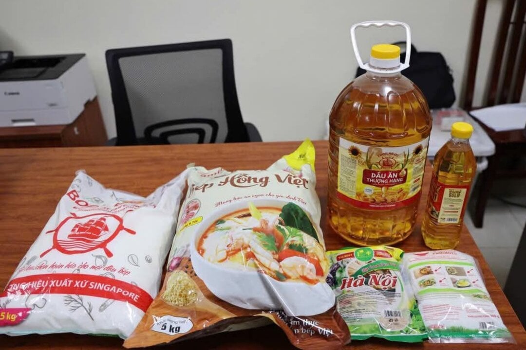 C&aacute;c mặt h&agrave;ng giả của C&ocirc;ng ty Famimoto.