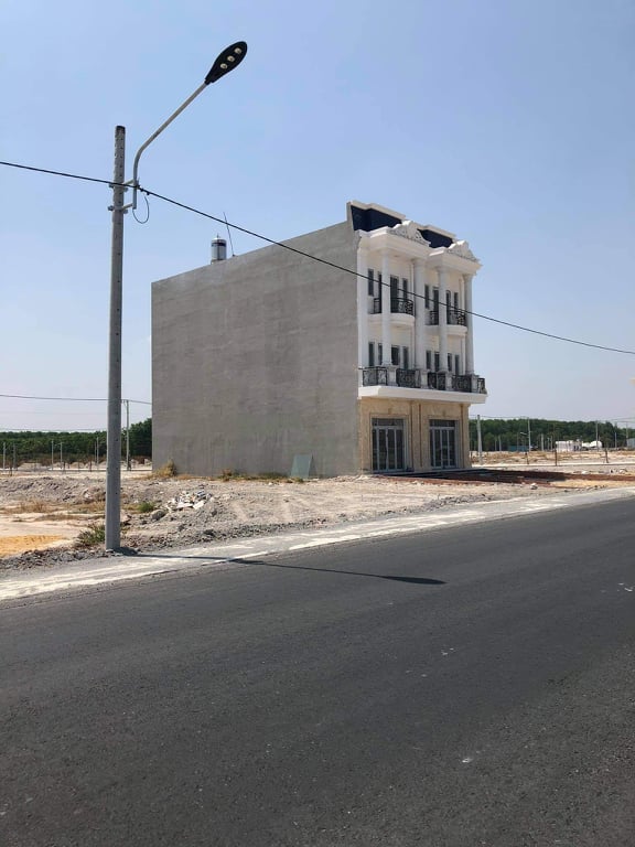 H&agrave;ng loạt căn nh&agrave; x&acirc;y kh&ocirc;ng ph&eacute;p tại dự &aacute;n khu đ&ocirc; thị Ph&uacute;c Hưng Golden