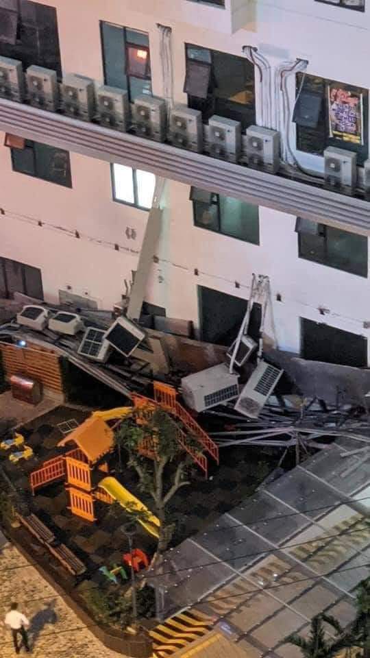 Sập gi&agrave;n cục n&oacute;ng điều h&ograve;a tại khu vui chơi trẻ em một chung cư